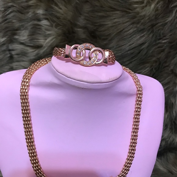 Gold Necklace Set - Picture 4 of 7